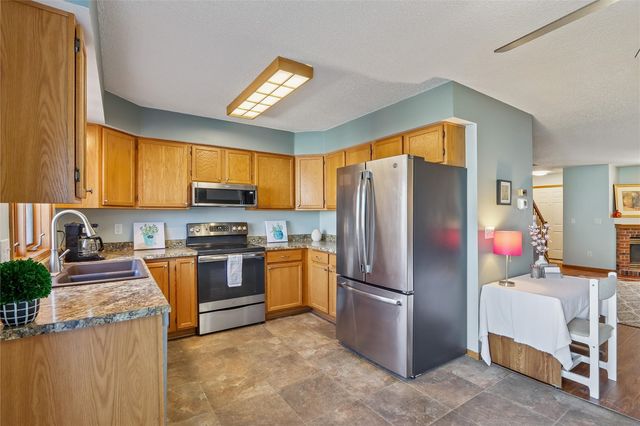 266 West Side Dr, Iowa City, IA 52246