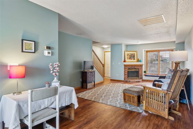 266 West Side Dr, Iowa City, IA 52246