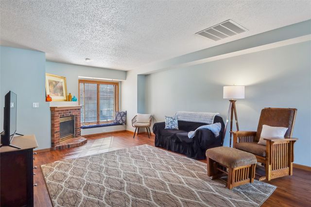 266 West Side Dr, Iowa City, IA 52246