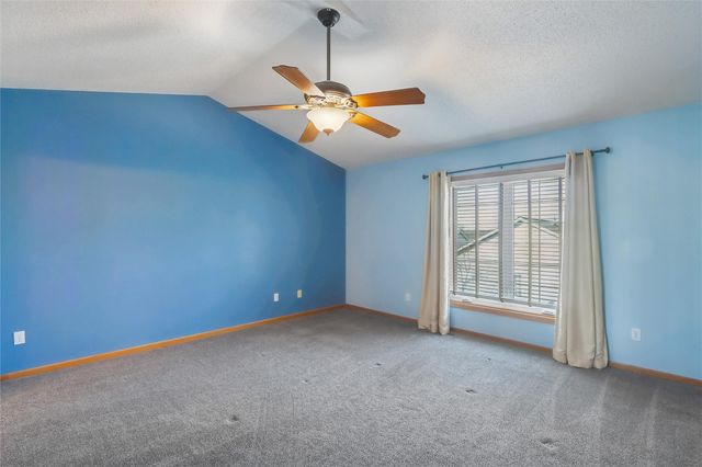 266 West Side Dr, Iowa City, IA 52246