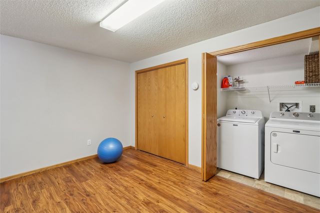 266 West Side Dr, Iowa City, IA 52246