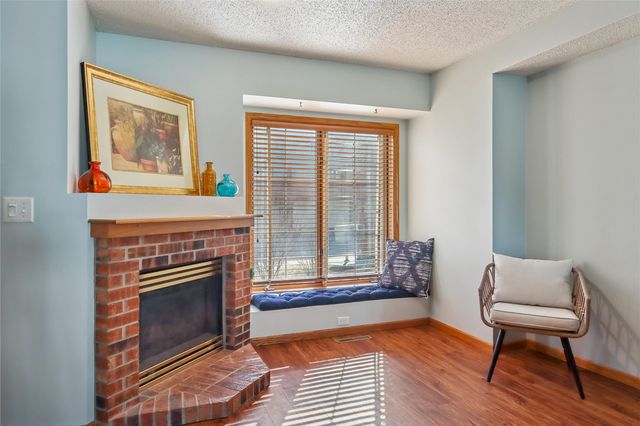 266 West Side Dr, Iowa City, IA 52246