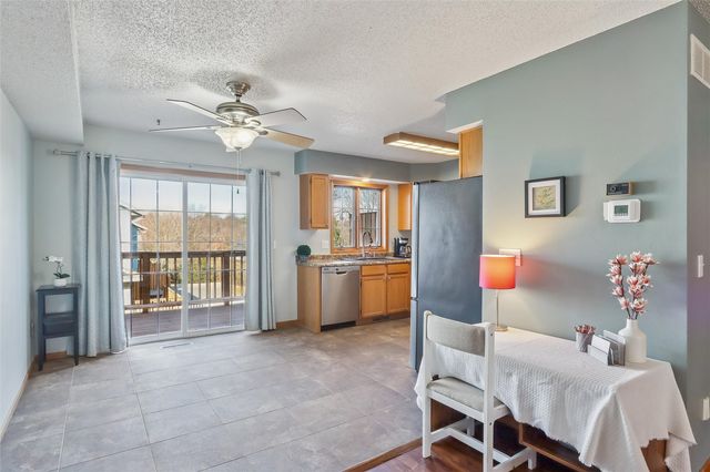 266 West Side Dr, Iowa City, IA 52246