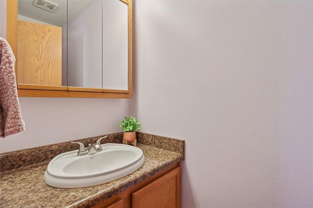 266 West Side Dr, Iowa City, IA 52246