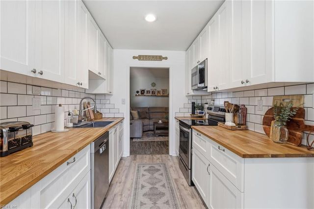 4141 Peridot DR, Virginia Beach, VA 23456