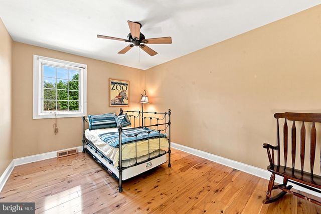 2 QUAIL RUN LN, Glenmoore, PA 19343