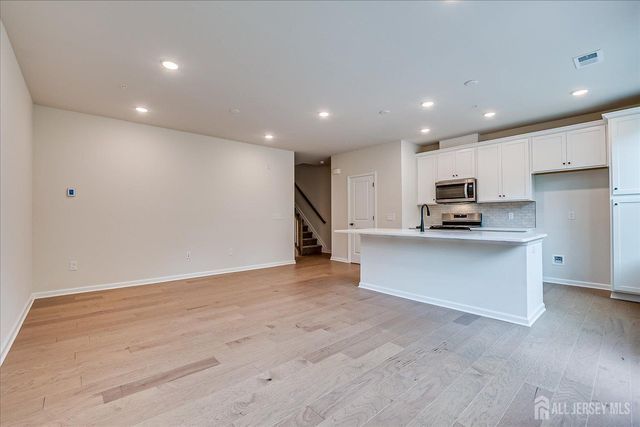 624 Sadie Circle, New Brunswick, NJ 08901