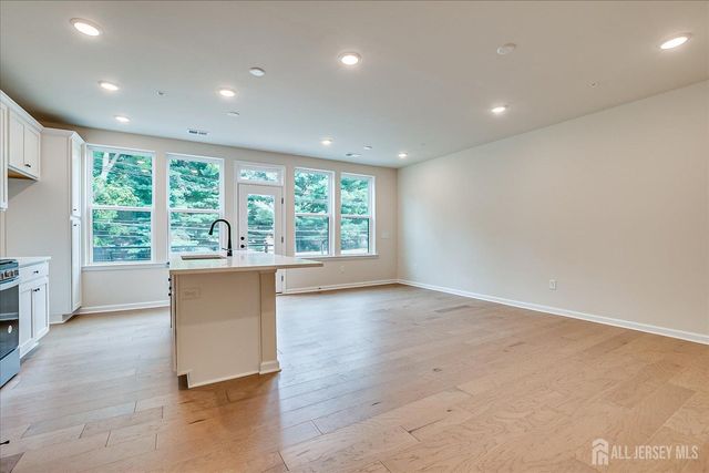 624 Sadie Circle, New Brunswick, NJ 08901