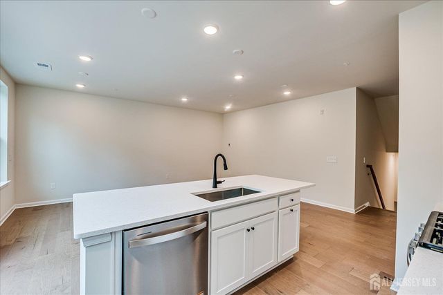 624 Sadie Circle, New Brunswick, NJ 08901