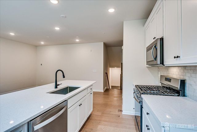 624 Sadie Circle, New Brunswick, NJ 08901