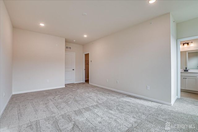 624 Sadie Circle, New Brunswick, NJ 08901