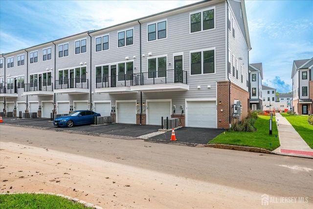 624 Sadie Circle, New Brunswick, NJ 08901