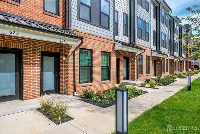 624 Sadie Circle, New Brunswick, NJ 08901