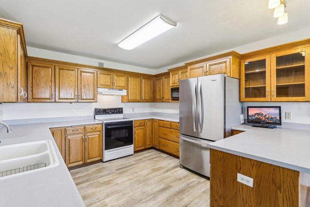 5008 Creek Haven Road, Cottage Grove, WI 53527