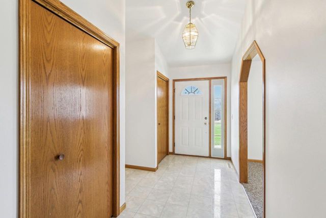 5008 Creek Haven Road, Cottage Grove, WI 53527