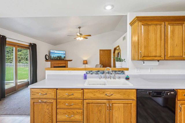 5008 Creek Haven Road, Cottage Grove, WI 53527