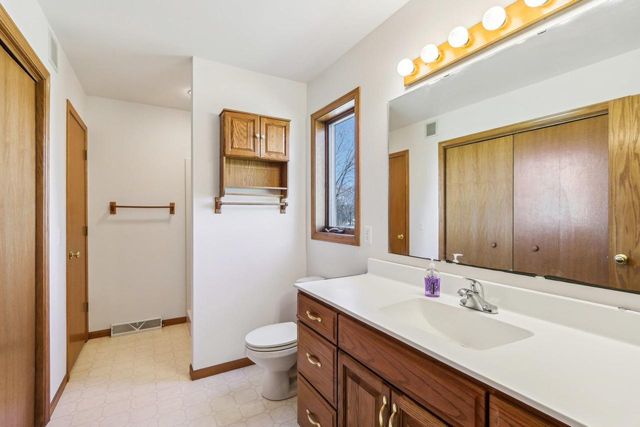 5008 Creek Haven Road, Cottage Grove, WI 53527