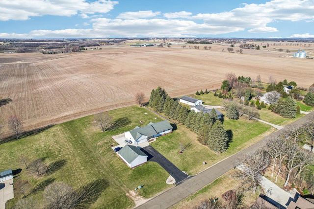 5008 Creek Haven Road, Cottage Grove, WI 53527