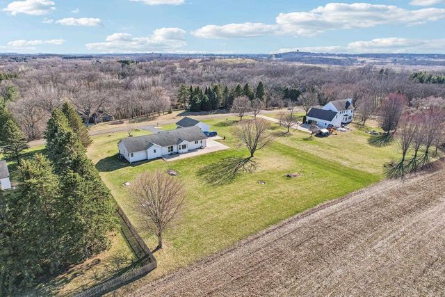 5008 Creek Haven Road, Cottage Grove, WI 53527