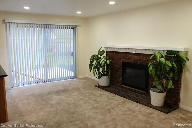 6586 Carriage Hills Drive, Canton, MI 48187