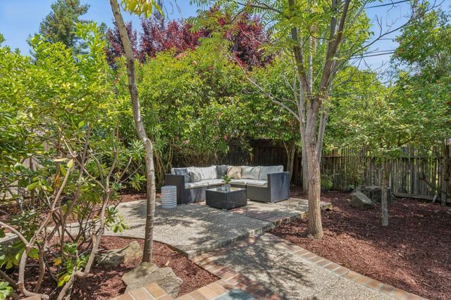 755 Santa Rita Avenue, Los Altos, CA 94022