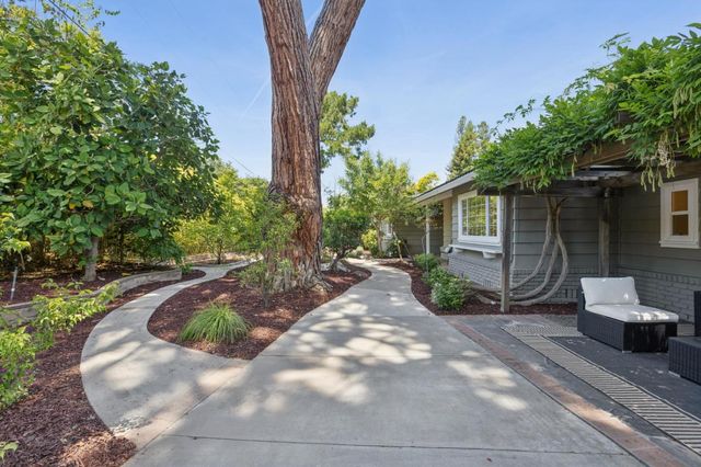 755 Santa Rita Avenue, Los Altos, CA 94022