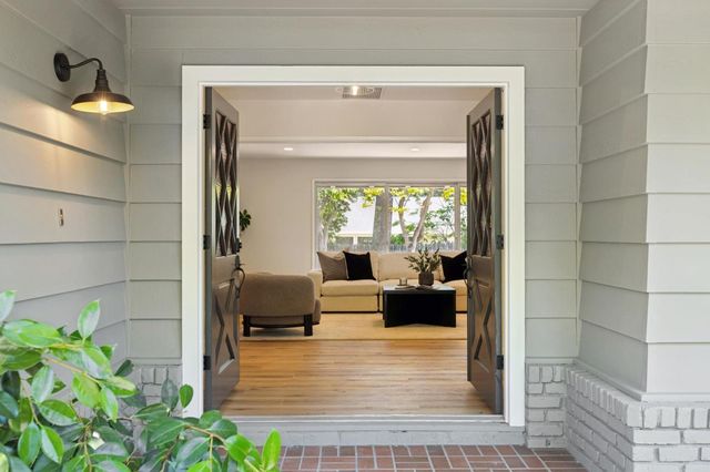 755 Santa Rita Avenue, Los Altos, CA 94022