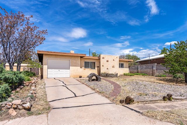 1727 Callejon Emilia, Santa Fe, NM 87501