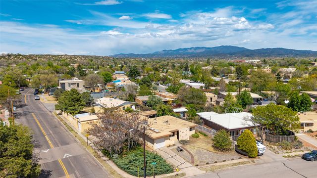 1727 Callejon Emilia, Santa Fe, NM 87501