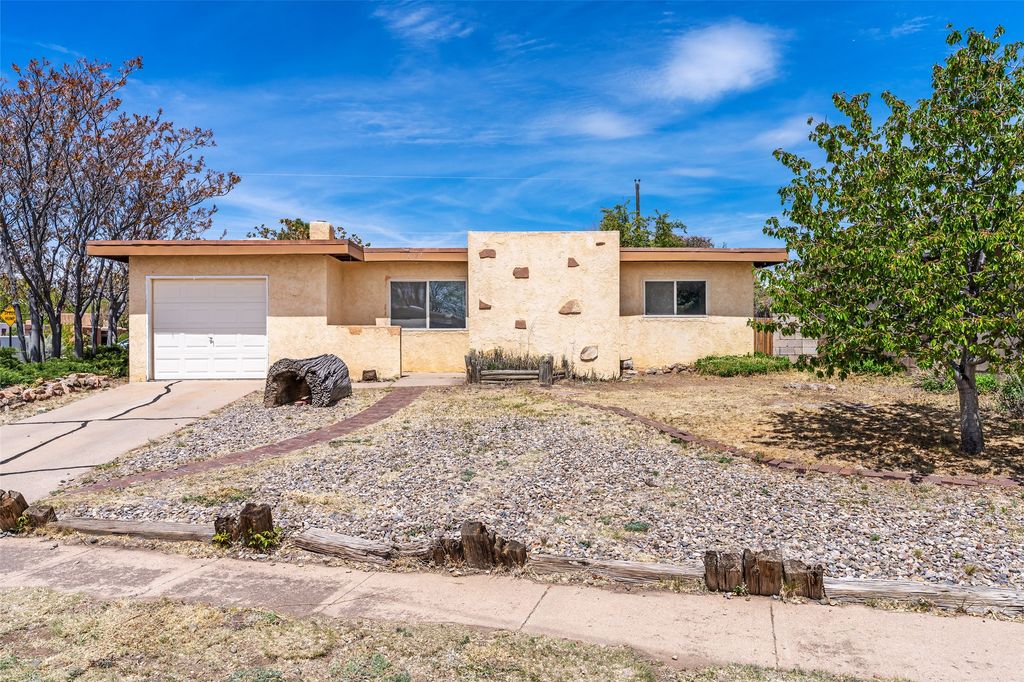 1727 Callejon Emilia, Santa Fe, NM 87501