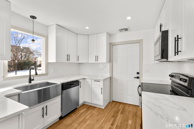 85 Bittersweet Lane, Stratford, CT 06614