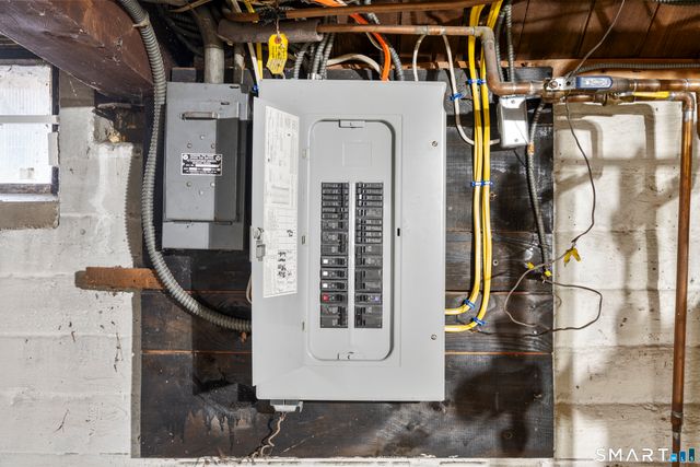 85 Bittersweet Lane, Stratford, CT 06614