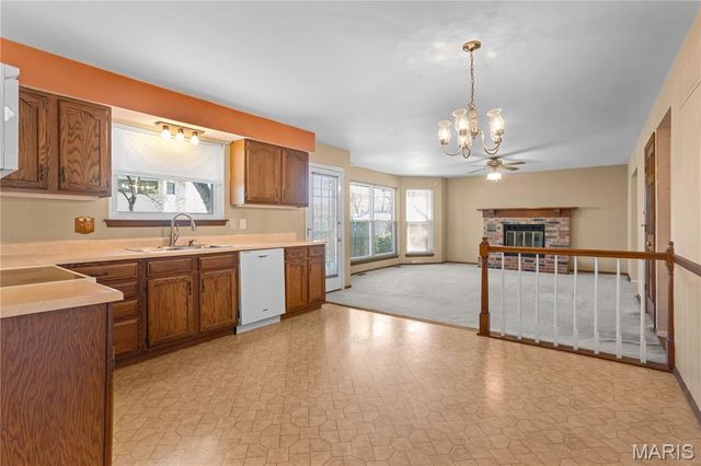 1530 Apple Way Court, Ballwin, MO 63021