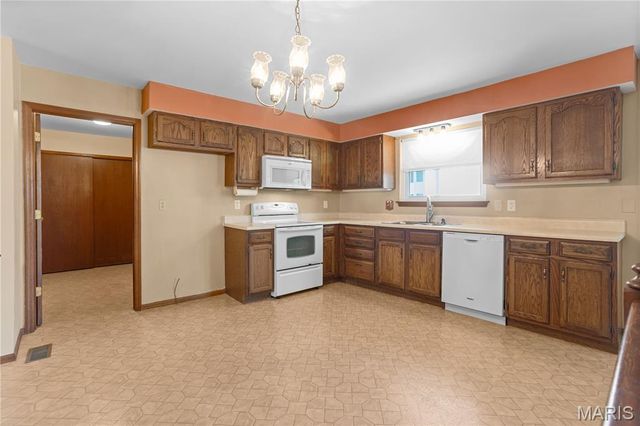 1530 Apple Way Court, Ballwin, MO 63021