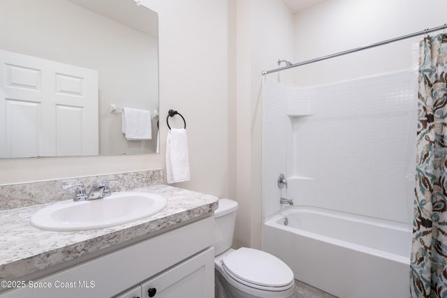 527 Old Country Road SE, Palm Bay, FL 32909