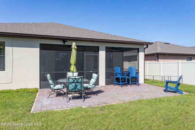 527 Old Country Road SE, Palm Bay, FL 32909