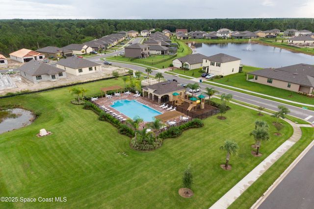 527 Old Country Road SE, Palm Bay, FL 32909