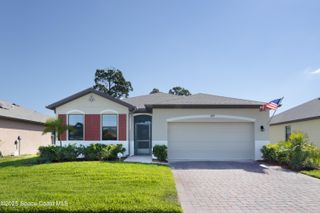 527 Old Country Road SE, Palm Bay, FL 32909