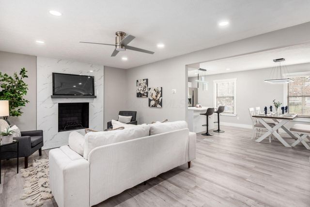 1212 Tillicum Drive, Worthington, OH 43085