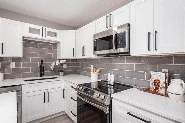 1212 Tillicum Drive, Worthington, OH 43085