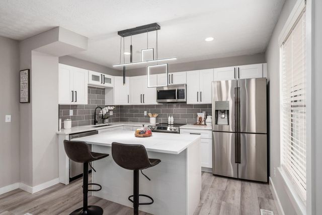 1212 Tillicum Drive, Worthington, OH 43085