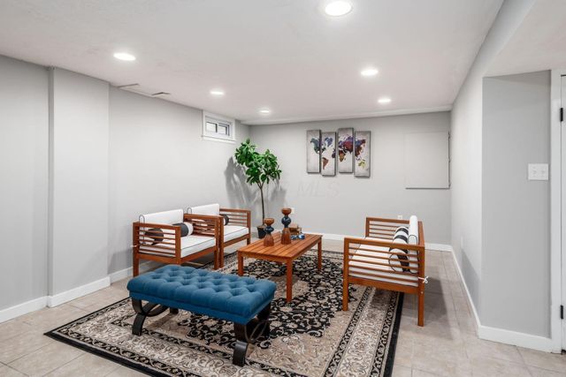 1212 Tillicum Drive, Worthington, OH 43085