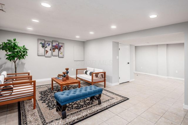 1212 Tillicum Drive, Worthington, OH 43085