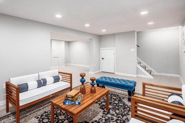 1212 Tillicum Drive, Worthington, OH 43085