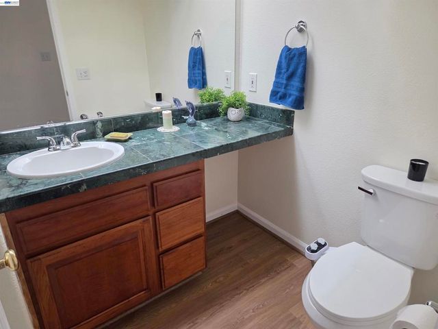 2825 Hillcrest Avenue, Hayward, CA 94542