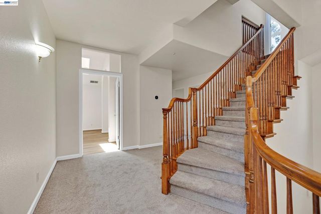 2825 Hillcrest Avenue, Hayward, CA 94542