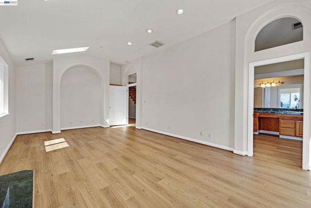 2825 Hillcrest Avenue, Hayward, CA 94542