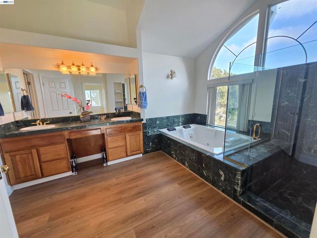 2825 Hillcrest Avenue, Hayward, CA 94542