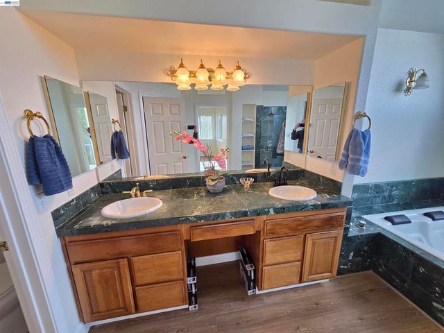 2825 Hillcrest Avenue, Hayward, CA 94542