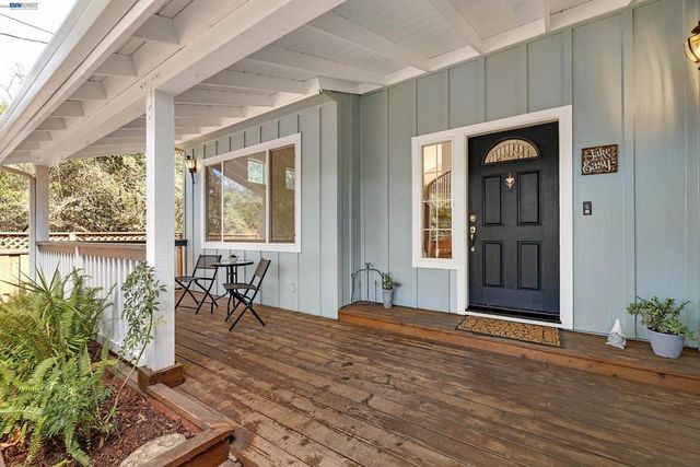 2825 Hillcrest Avenue, Hayward, CA 94542